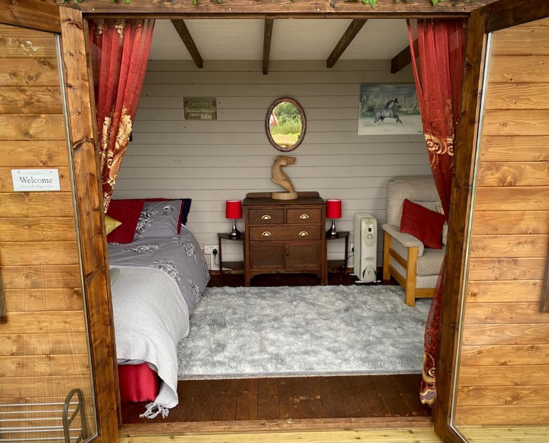 Cherry Tree Glamping Lodge Wellington  Exterior photo