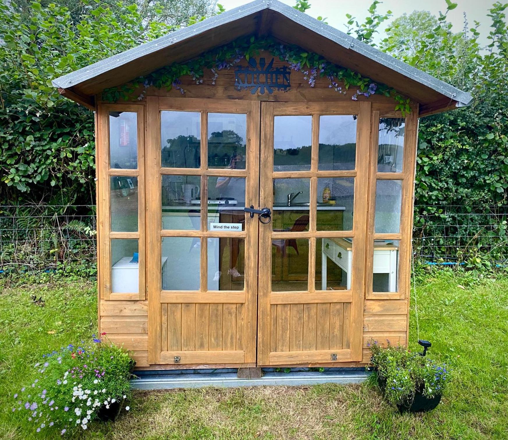 Cherry Tree Glamping Lodge Wellington  Exterior photo