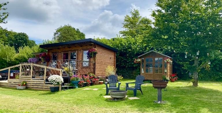 Cherry Tree Glamping Lodge Wellington  Exterior photo